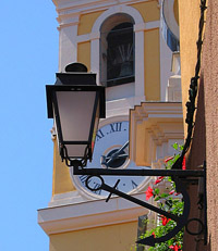 уличный светильник